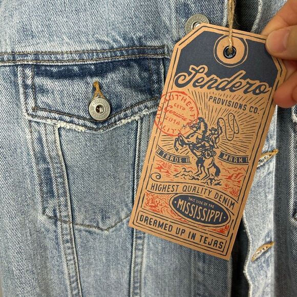 NEW Sendero The Taylor Denim Jacket Sz Small Cropped Raw Hem Button Front Light - Picture 3 of 8